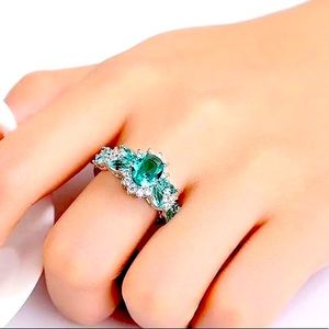 Silver Ring Dazzling Green Stones & Cubic Zirconia Accent Stones Size 5